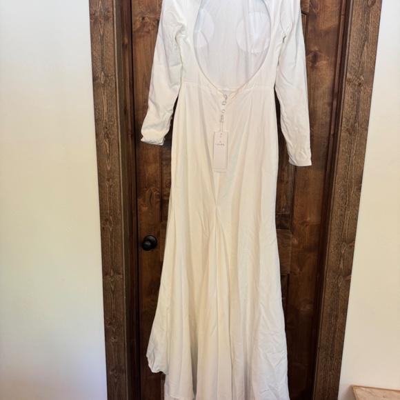 Miss Veil Wedding Dress - Picture 5 of 6